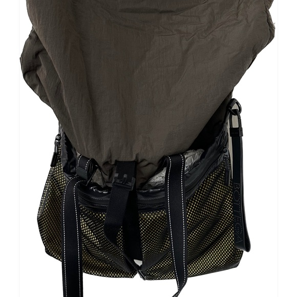 NWT ❤️ Bottega Veneta Borsa Shoulder Bag. MSRP $1,890 - Picture 6 of 9